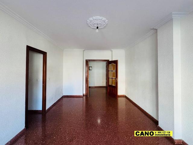 Piso en Venta en Nueva Andalucía