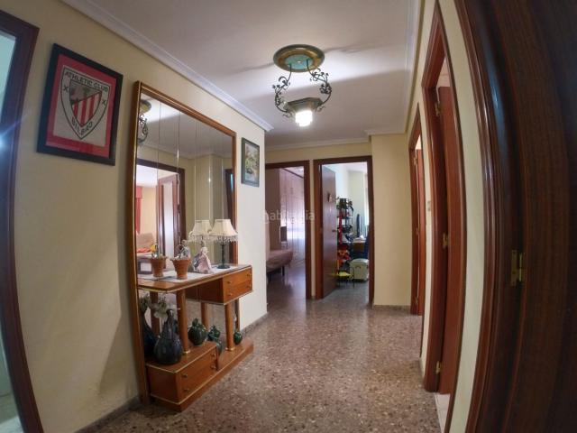 Piso en venta en Nules. Piso de 102 m² con 4 habitaciones, 2 baños, cocina con office y galería. Pisos.