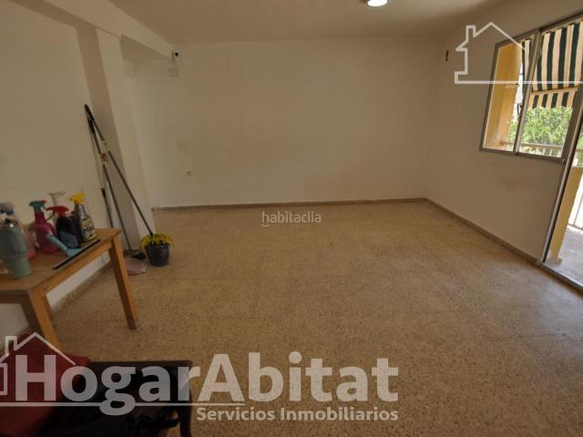 Piso en venta en Náquera, Casco Urbano. EXTERIOR Y AMPLIO CON 4 DORMITORIOS Y DOS BALCONES. Pisos.