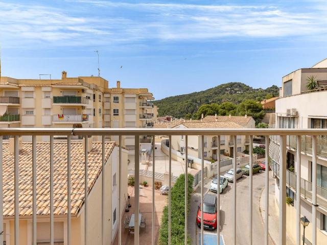 Piso en venta en Náquera, Casco Urbano. Piso de 4 dormitorios con terraza y vistas a la montaña en el centro de Náquera. Pisos.