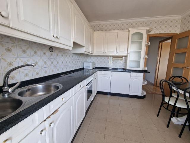 Piso en venta en Narón, O Feal Xubia. 2º PISO DE 90 METROS + TRASTERO DE 90 METROS. Pisos.