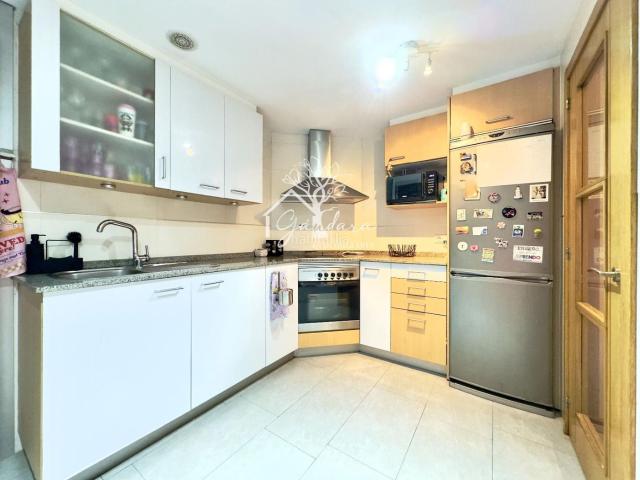 Piso en venta en Narón, Alto del Castaño. PISO DE 2 DORMITORIOS CON GARAJE, TRASTERO Y ASCENSOR EN ALTO DEL CASTAÑO. Pisos.