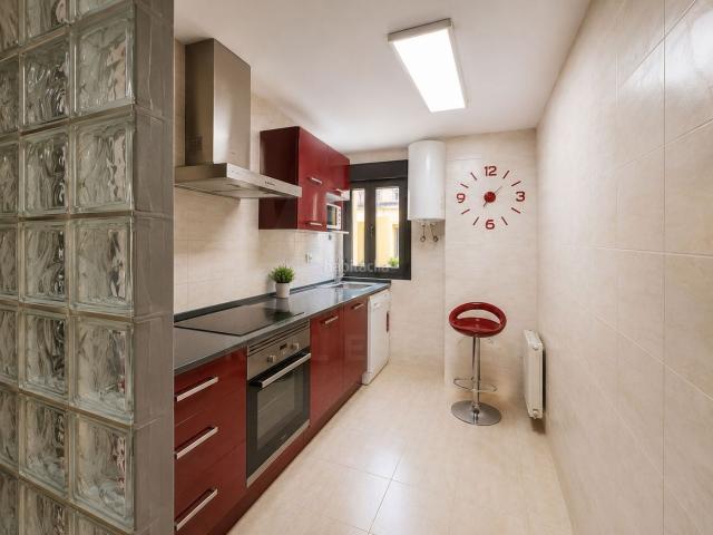 Piso en venta en Navahermosa. Pisos.
