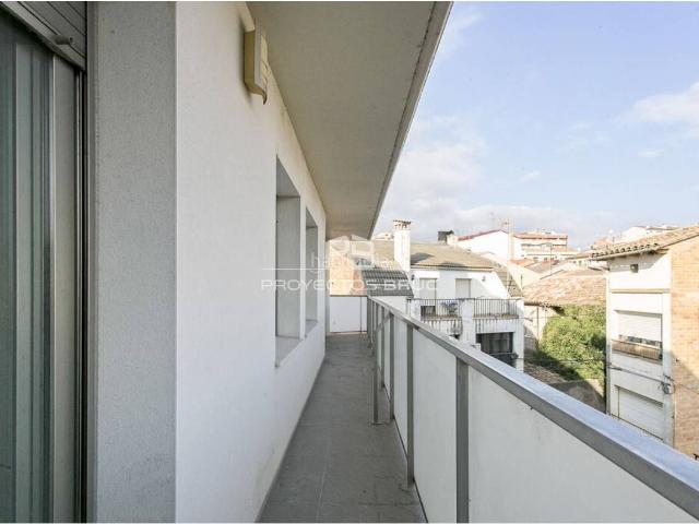 Piso en venta en Navàs. Navás Piso con parking y trastero en Pº Circunvalación. Pisos.