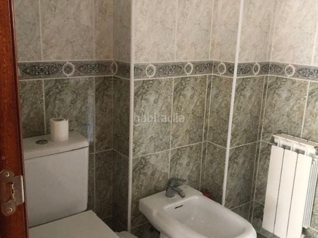 Piso en venta en Negreira. PISO NUEVO APENAS USO. EDIFICIO DE PIEDRA, CON PLAZA DE GARAJE Y TRASTERO. TOTALMENTE AMUEBLADO. Pisos.