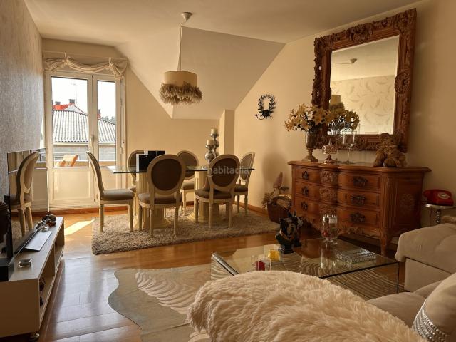 Piso en venta en Negreira. Inmueblesbcn presenta esta amplia vivienda de 114 m en Negreira luminosa, cómoda y lista para entrar a vivir. Pisos.