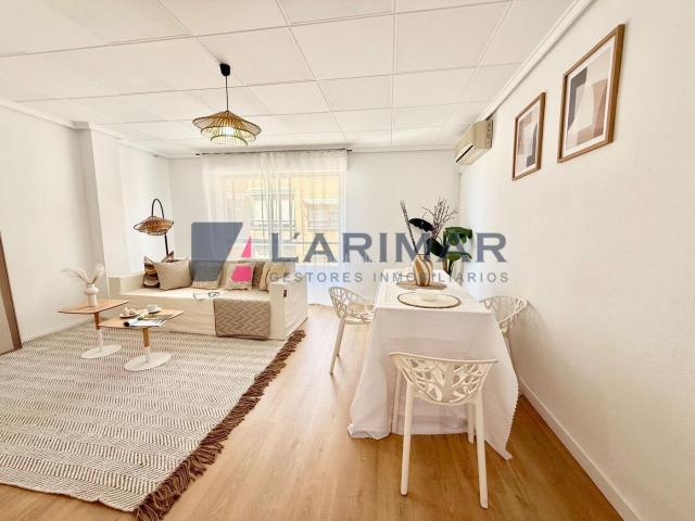 Piso en venta en Novelda. Amplio y coqueto piso en Novelda. Pisos.