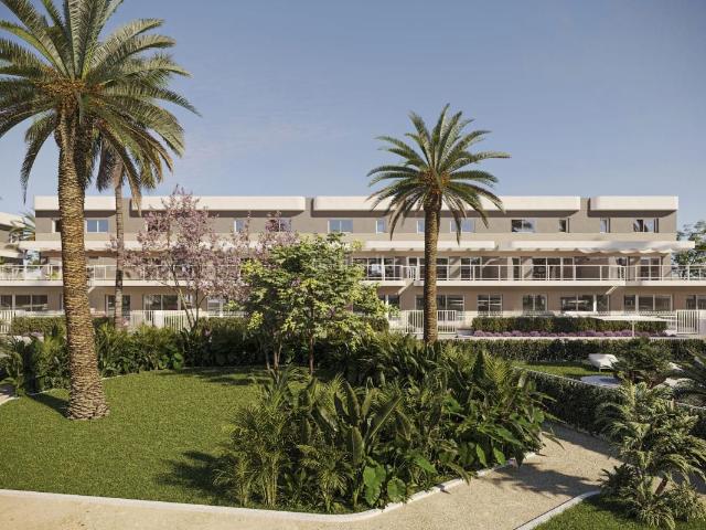 Piso en venta en Novelda. Apartamento de 2 dormitorios y 2 baños con piscina y jardín en Monforte del Cid. Pisos.