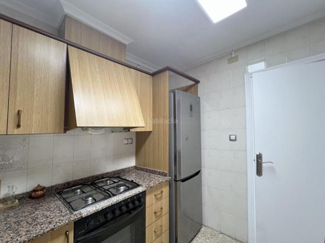 Piso en venta en Novelda. PRIMERO EN ESQUINA CON ASCENSOR, PATIO. CERO ESCALONES. Pisos.