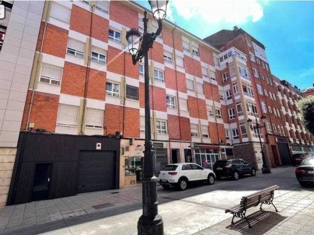 Piso en Venta en Oviedo