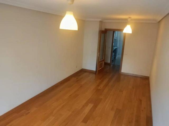 Piso en Venta en Oviedo
