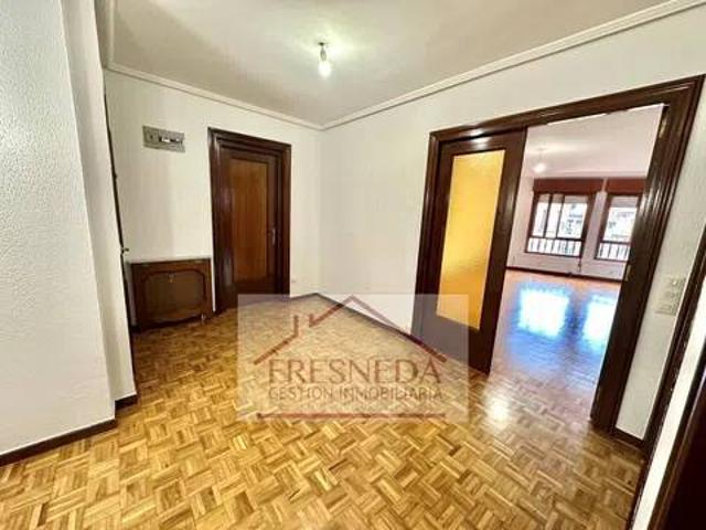 Piso en Venta en Oviedo
