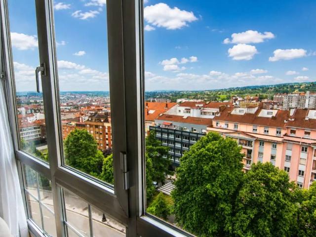 Piso en Venta en Oviedo