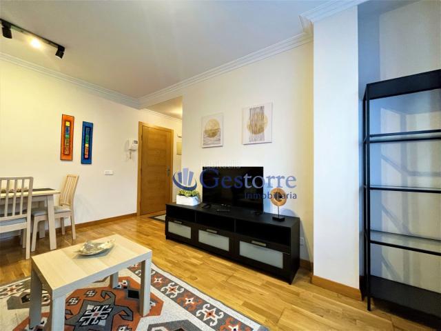 Piso en venta en Oviedo, La Florida. ALQUILADO CON INQUILINOS EN 750E, RENTABILIDAD INMEDIATA Presentamos una excelente oportunidad en el corazón del barrio de La Flor. Pisos.