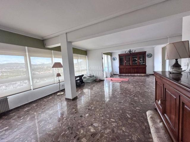 Piso en Venta en O Castro