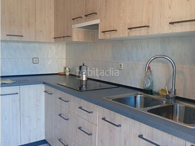 Piso en venta en Ogíjares. Piso de un dormitorio con cochera y trastero en el centro de Ogijares. Pisos.