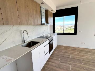 Piso en venta en Olèrdola. ¡Estrena piso moderno en Moja Olèrdola Con dos parkings, balcón con vistas y acabados de lujo!. Pisos.