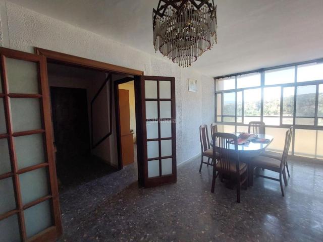 Piso en venta en Olesa de Montserrat. Cerca de la Escola Josep Ferrà i Esteva. Pisos Olesa de.