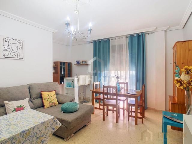 Piso en venta en Olivenza. Este apartamento de segunda mano en Olivenza cuenta con 3 dormitorios, 1 baño y terraza. Está situado en una zona céntrica, con fá. Pisos.