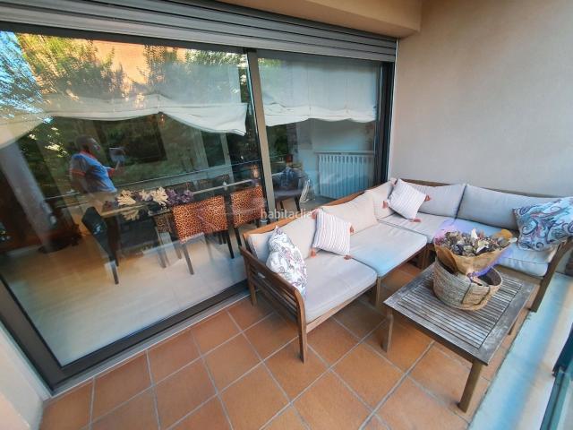 Piso en venta en Olot. Pis a la plaça clarà d´olot. Pisos.