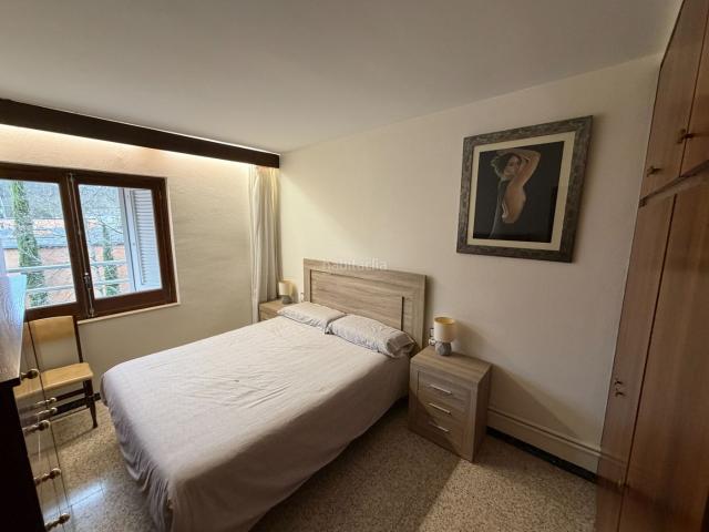 Piso en venta en Olot. PIS AMB PLAÇA D'APARCAMENT I TRASTER PEQUÍN. Pisos.