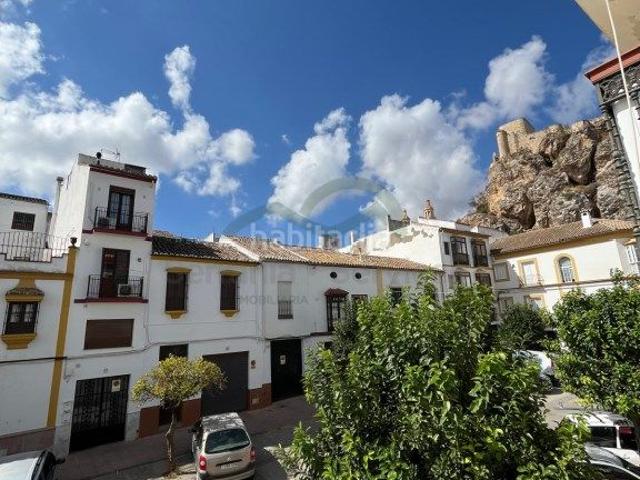 Piso en venta en Olvera. Piso céntrico 220m2, 3 Dorm, 2 Baños, Trastero y Buhardilla. Pisos.