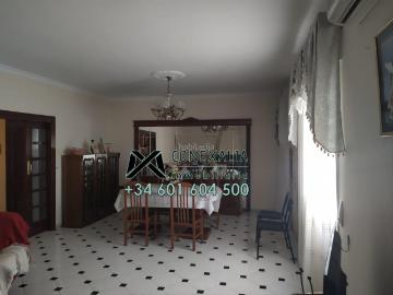 Piso en venta en Olvera. Piso en venta en Ensanche, 4 dormitorios. Pisos.