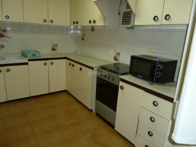 Piso en venta en Onda. Venta de piso de 4 habitaciones en Onda con ascensor. Pisos.