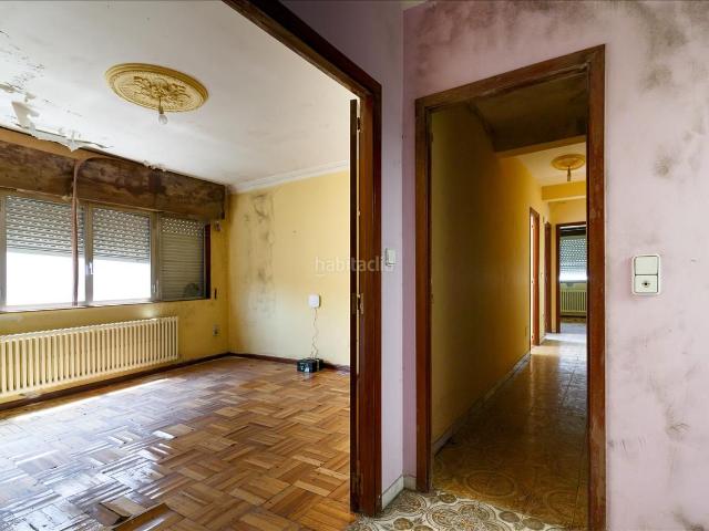 Piso en venta en Ordes. Piso de 138 m² con 4 dormitorios a la venta en Ordes, A Coruña. Pisos.