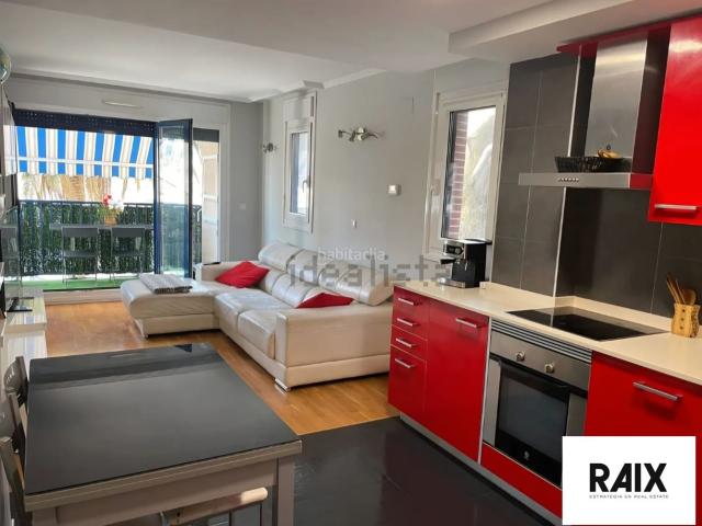 Piso en venta en Orio. Elegante piso de 3 dormitorios con, terraza y vistas panorámicas en el corazón de Orio. Incluye garaje,opcional trastero y excele. Pisos.