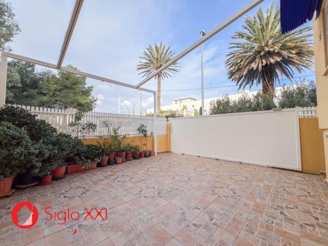 Piso en venta en Oropesa del Mar, Playa Morros de Gos. Apartamento totalmente equipado en la playa Morro de Gos de Oropesa del Mar Disfrute de la vida junto al Mediterráneo en este impe. Pisos Oropesa.