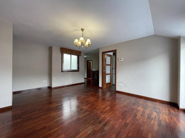 Piso en Venta en Oseiro