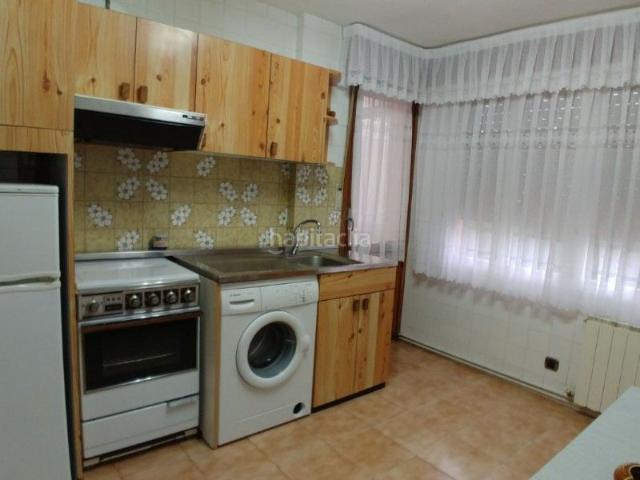 Piso en venta en Atxondo. çPiso luminoso con balcón y terraza en el centro de Atxondo con ascensor. Pisos.