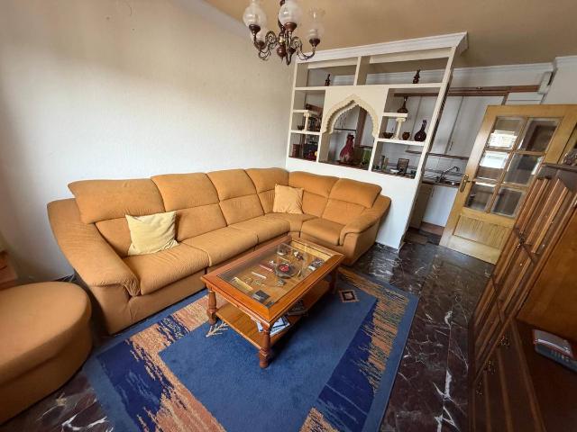 Piso en Venta en Avda. De los Ogíjares