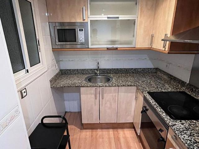 Piso en venta en avenida Catalunya, Badalona, de 67 m² 3 habitaciones por 250.000