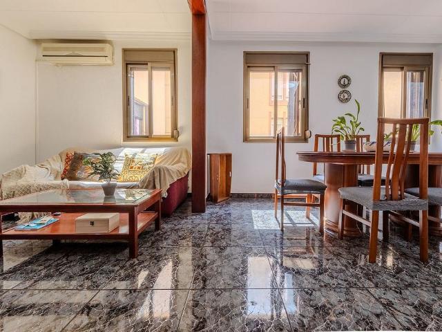 Piso en venta en avenida Catalunya, Tarragona, de 154 m² 4 habitaciones por 270.000