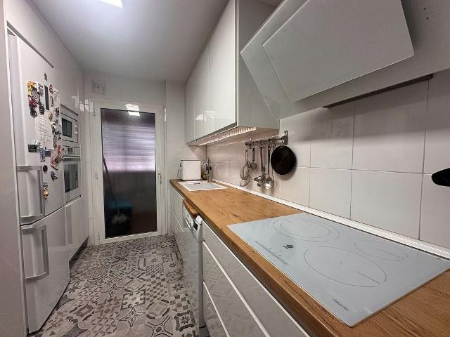 Piso en venta en avenida Cerdeña, Badalona, de 82 m² 3 habitaciones por 415.000