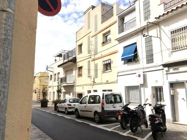 Piso en venta en avenida Girona, Premià de Dalt, de 46 m² 2 habitaciones por 107.000