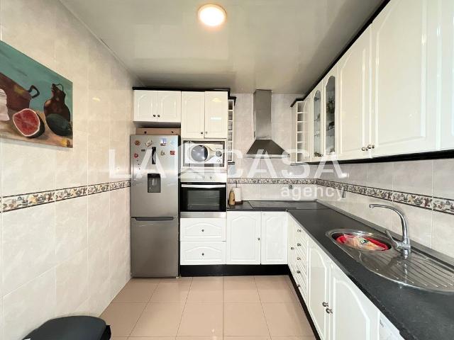 Piso en venta en avenida D'alfons XIII, Badalona, de 143 m² 4 habitaciones por 283.000