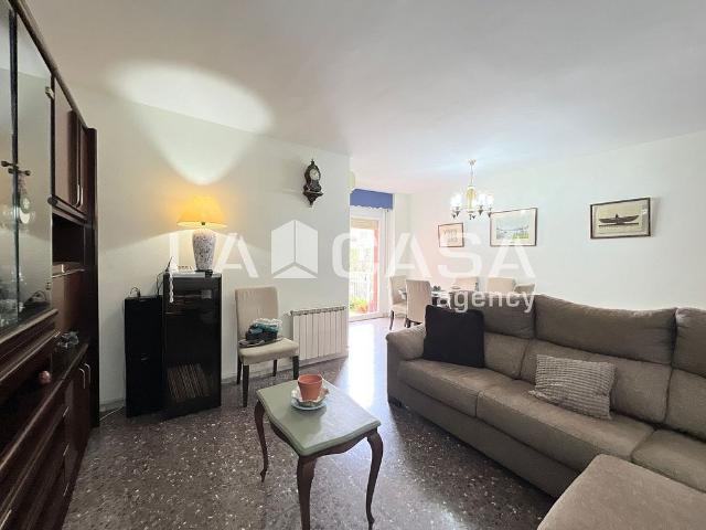 Piso en venta en avenida D'alfons XIII, Badalona, de 120 m² 3 habitaciones por 390.000