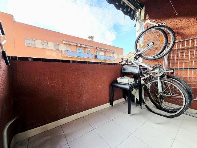 Piso en venta en avenida D'antoni Gaudí, Mollet del Vallès, de 69 m² 3 habitaciones por 285.000