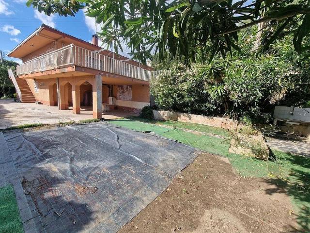 Piso en venta en avenida De Catalunya, Vilanova del Vallès, de 120 m² 3 habitaciones por 370.000