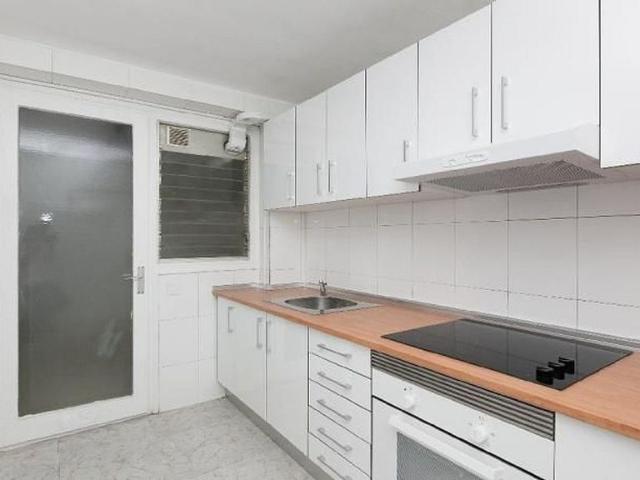 Piso en venta en avenida De Can Cabanyes, Rubí, de 59 m² 3 habitaciones por 108.180