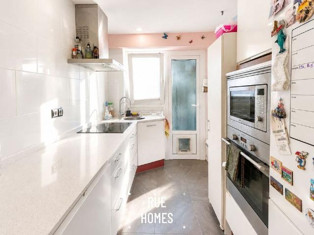 Piso en venta en avenida De Can Cabanyes, Rubí, de 80 m² 3 habitaciones por 228.900