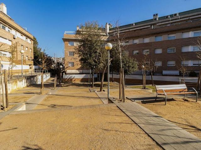 Piso en venta en avenida De Can Pallars, Sant Quirze del Vallès, de 101 m² 3 habitaciones por 275.000