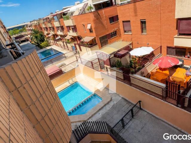 Piso en Venta en Avenida de Abril 9 de Octubre