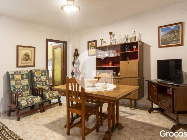 Piso en Venta en Avenida de Abril 9 de Octubre