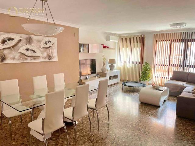 Piso en Venta en Avenida de Abril 9 de Octubre