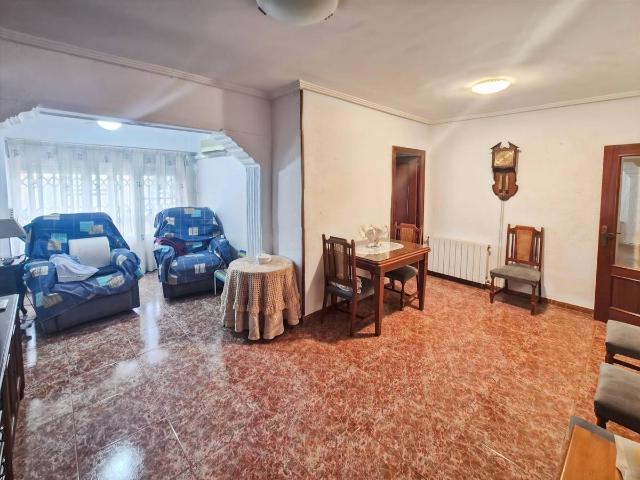 Piso en Venta en Avenida de Abril 9 de Octubre