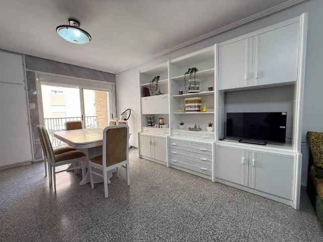 Piso en Venta en Avenida de Abril 9 de Octubre